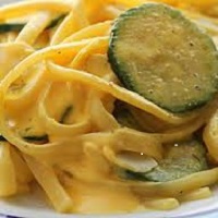 Tagliolini con crema di uova e zucchine