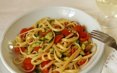 Tagliolini con zucchine e datterini